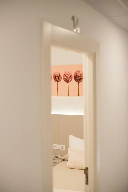 Hostal Romerito Malaga Guest house